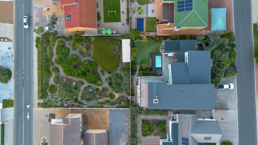 6 Bedroom Property for Sale in Yzerfontein Western Cape